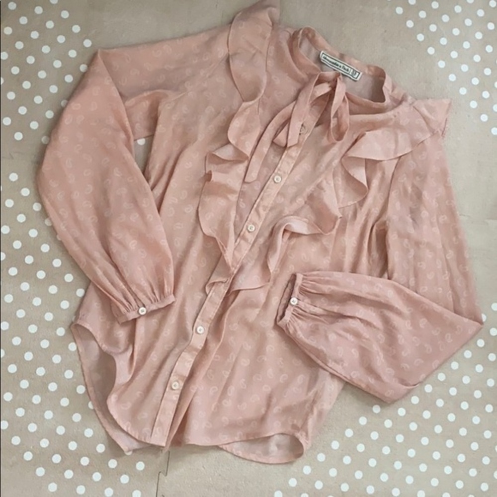 Stunning detail top XS long sleeve abercrombie and fitch